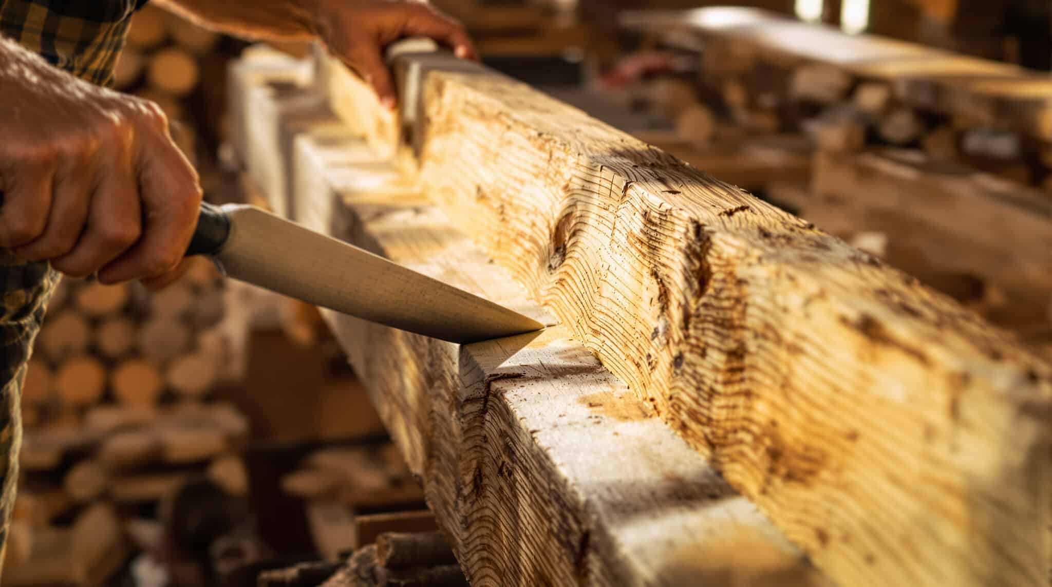 découvrez notre guide complet pour renouveler et préserver le charme authentique des poutres anciennes grâce à des techniques de rénovation efficaces et respectueuses du patrimoine.